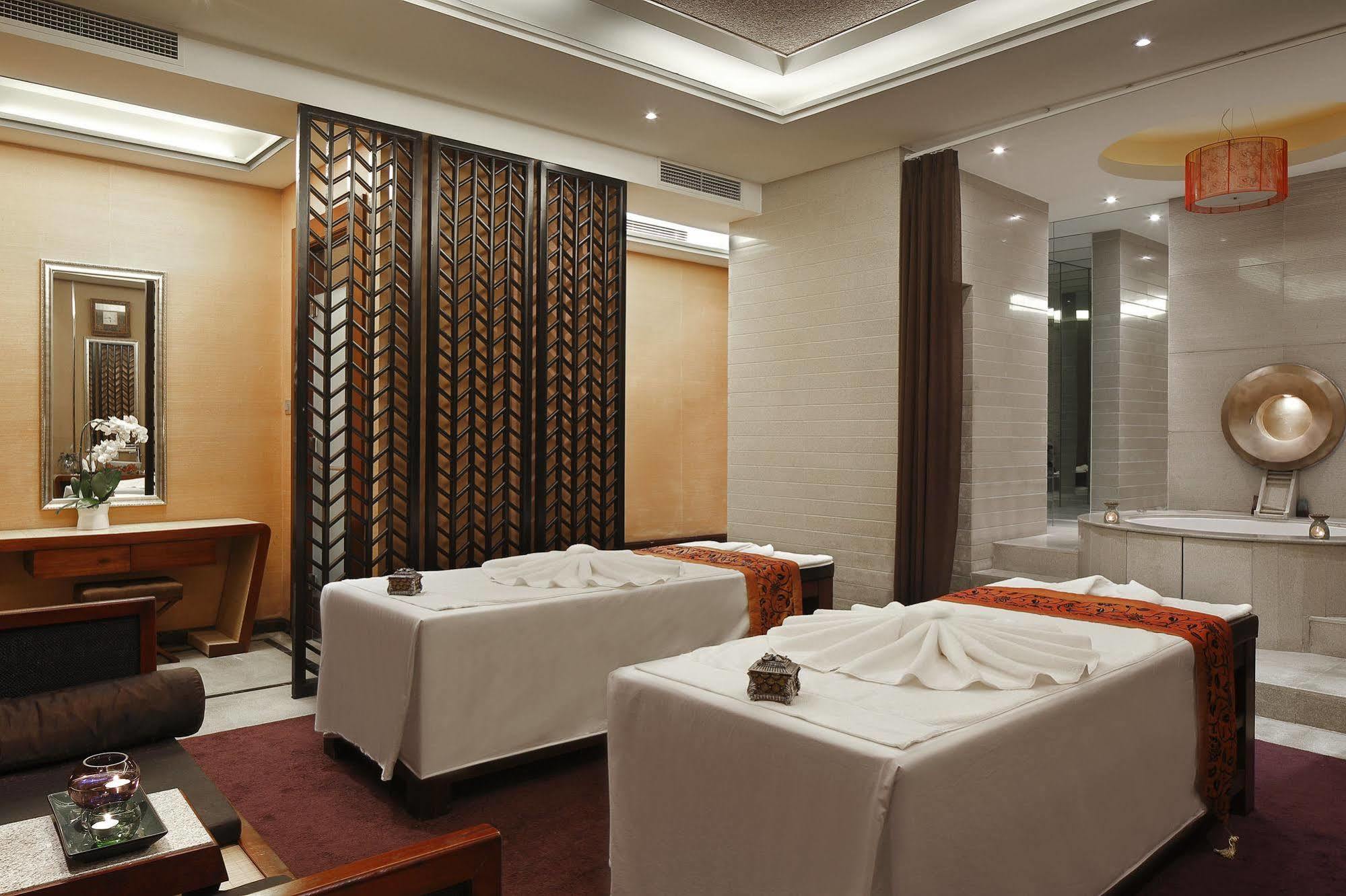The Qube Hotel Shanghai -Close To Pudong International Airport And Disney Land Exterior photo